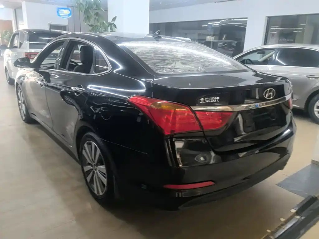 Hyundai Mistra — миниатюра 5