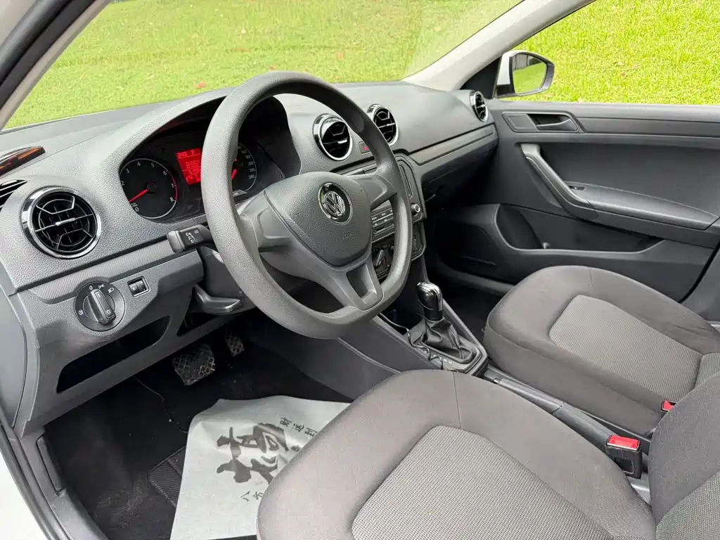 Volkswagen Jetta — миниатюра 7