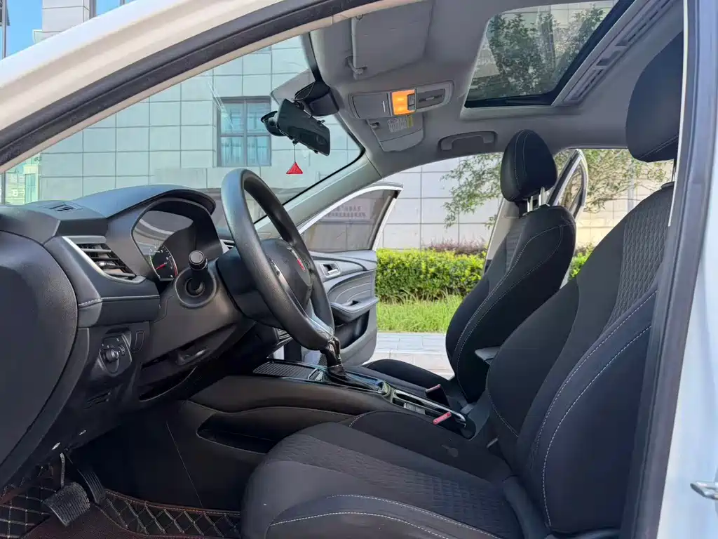 Roewe i5 — миниатюра 7