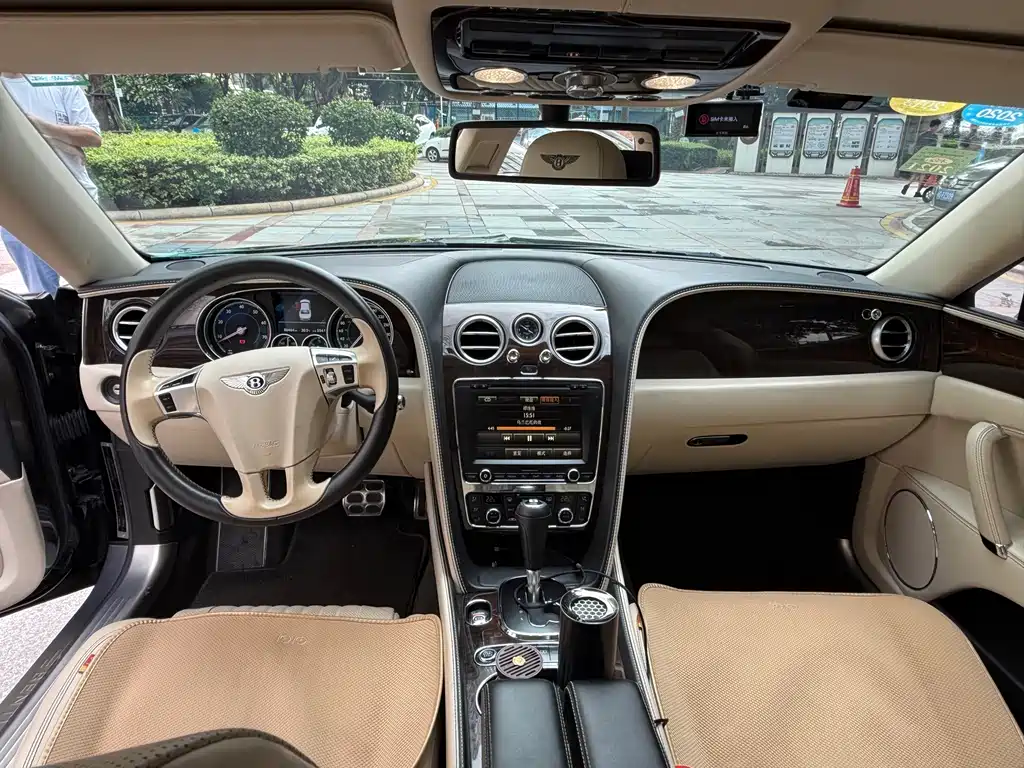 Bentley Flying Spur — миниатюра 9