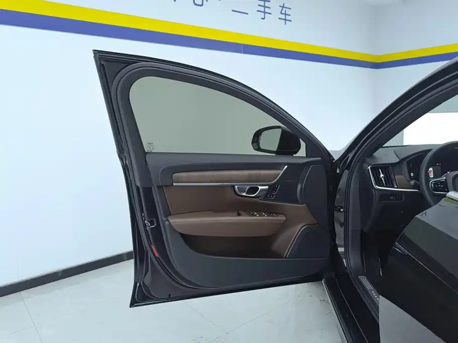 Volvo S90 — миниатюра 7