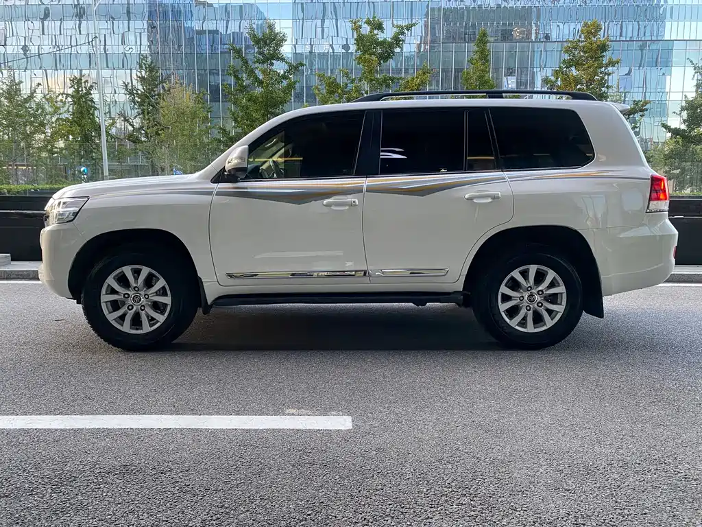 Toyota Land Cruiser — миниатюра 6