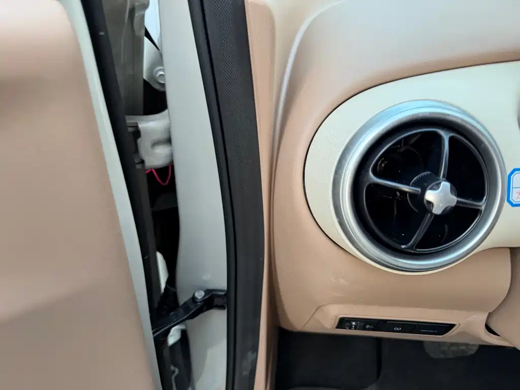 Wuling MINIEV — миниатюра 23
