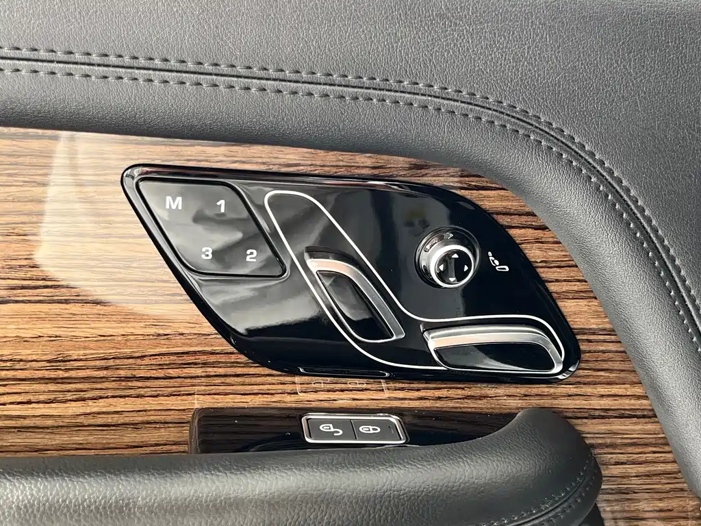 Land Rover Range Rover — миниатюра 12
