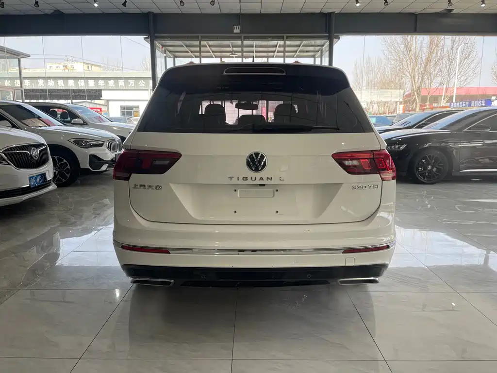 Volkswagen Tiguan L L 2021 330TSI AT R-Line Flagship