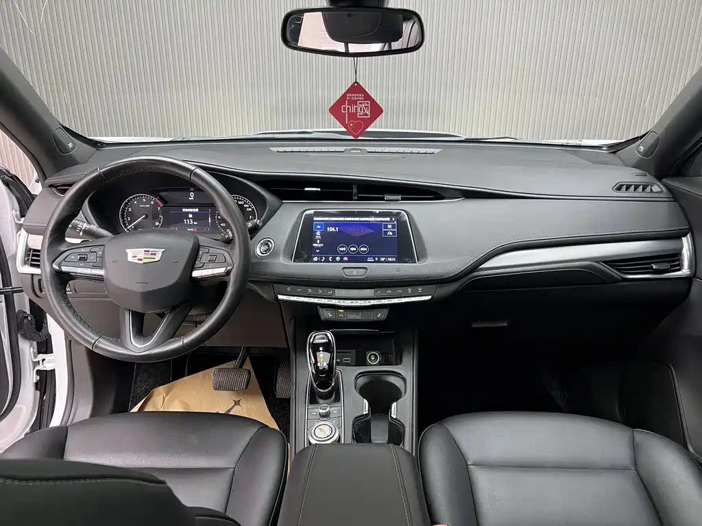 CADILLAC XT4