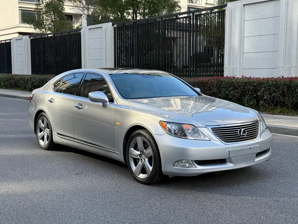Lexus LS 2006 460L