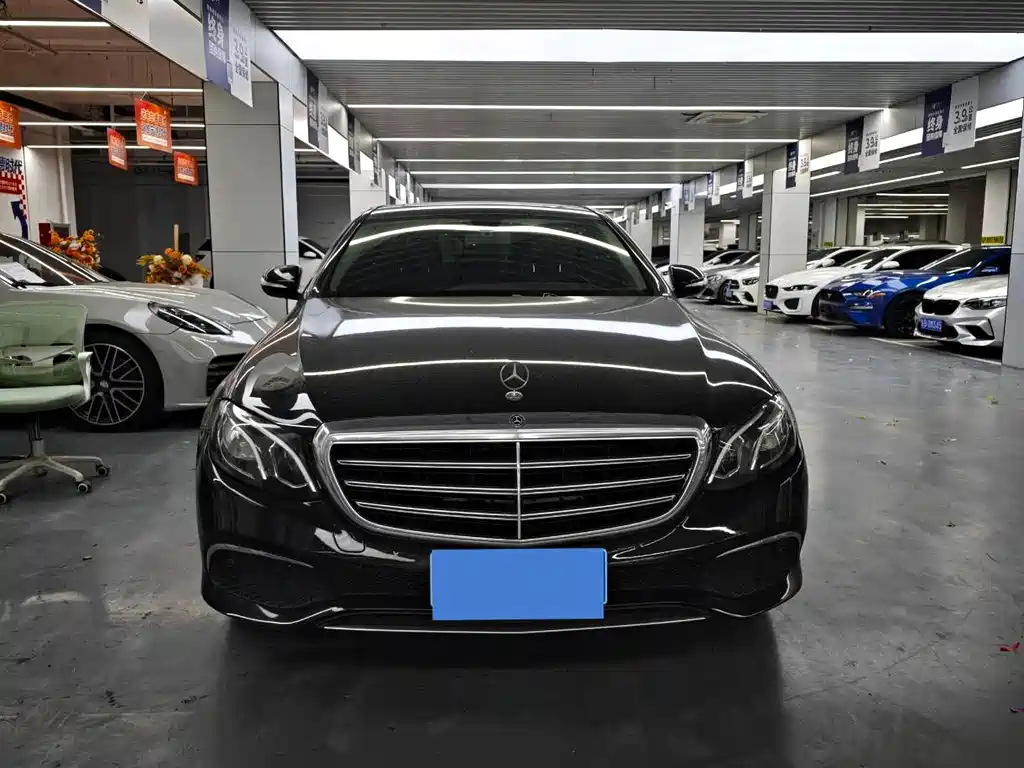 Mercedes-Benz E-Class — миниатюра 2