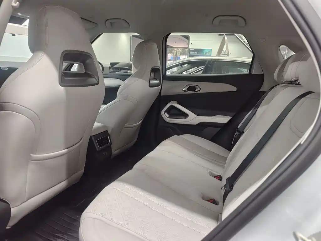 BYD Yuan UP — миниатюра 13