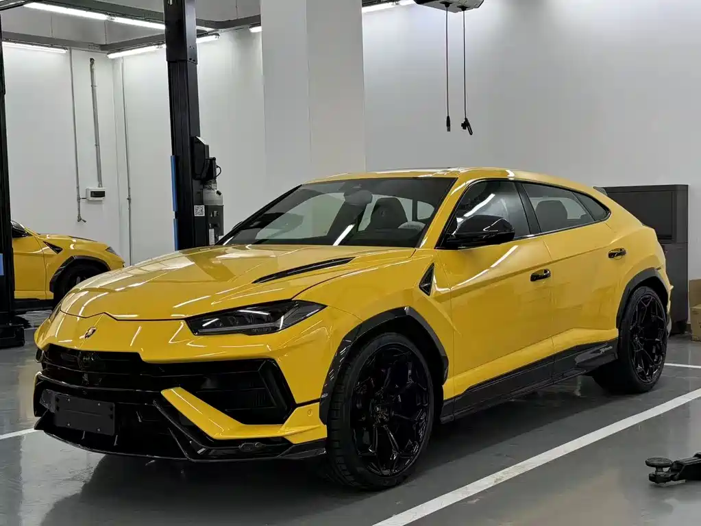 Lamborghini Urus 2024