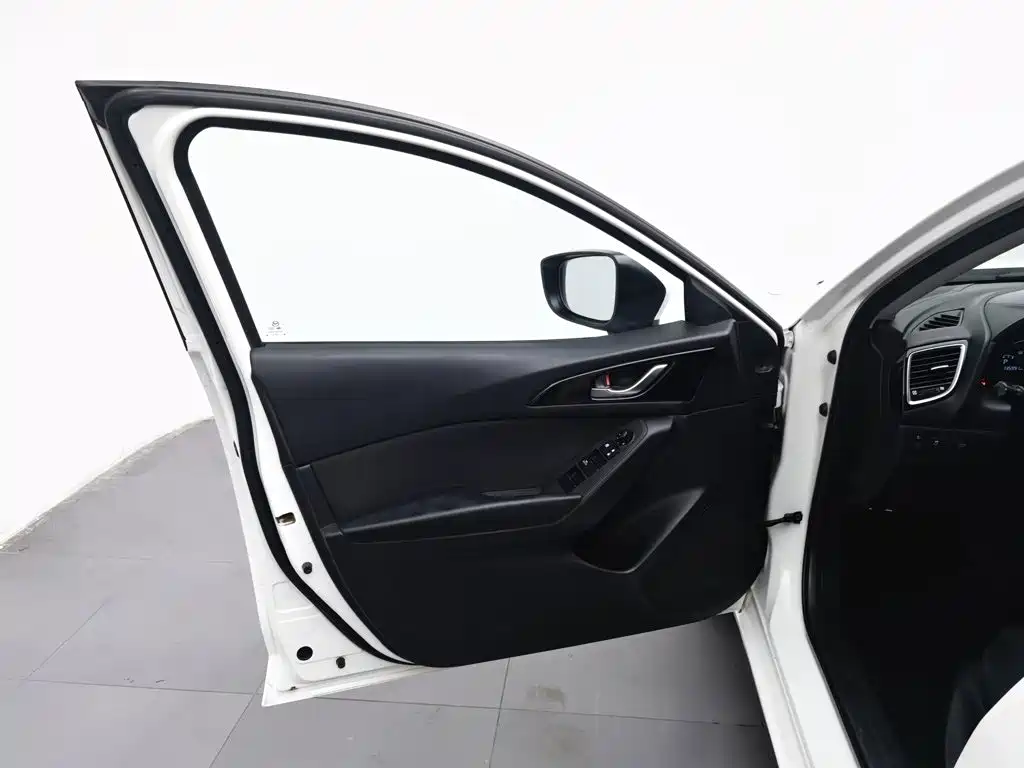 Mazda 3 Axela — миниатюра 8