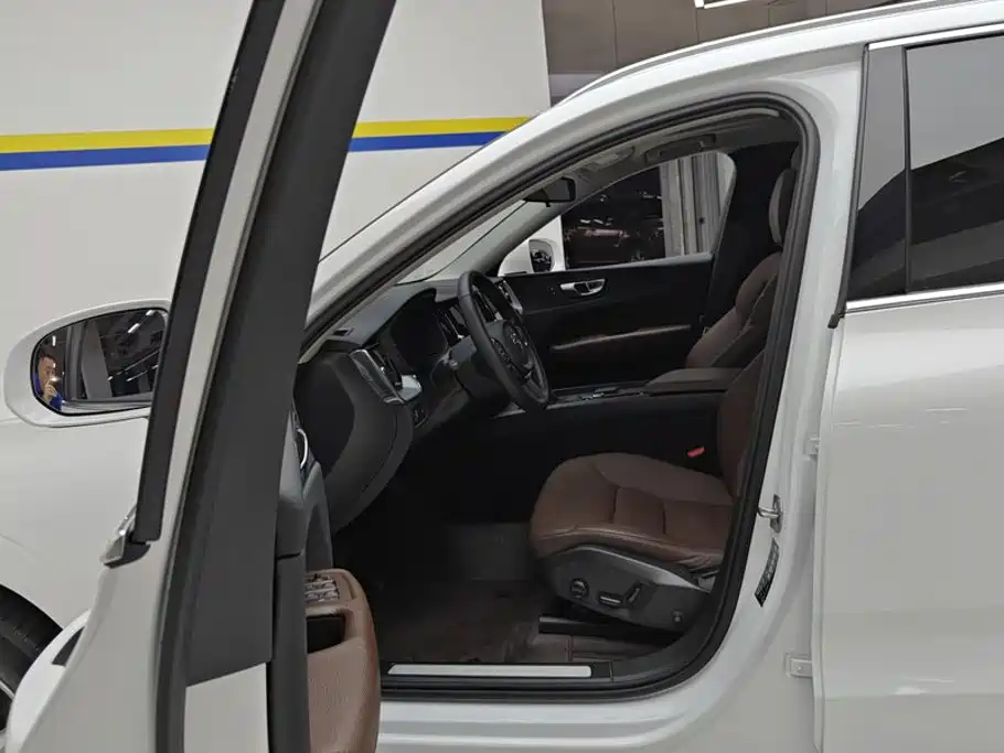 Volvo XC60 — миниатюра 8