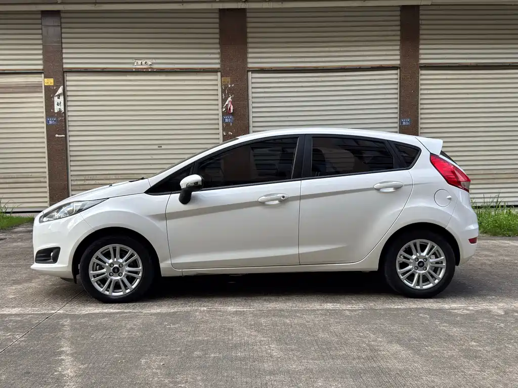 Ford Fiesta Hatchback 1.5L Auto Fashion Type, фото 5