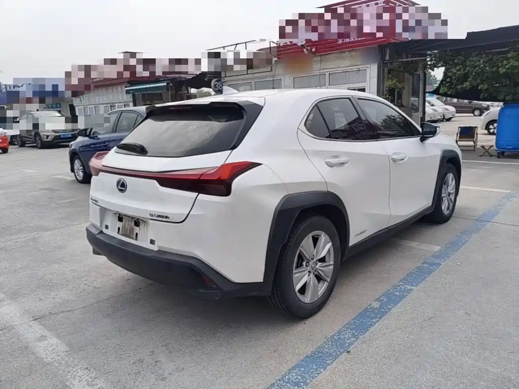 Lexus UX — миниатюра 7