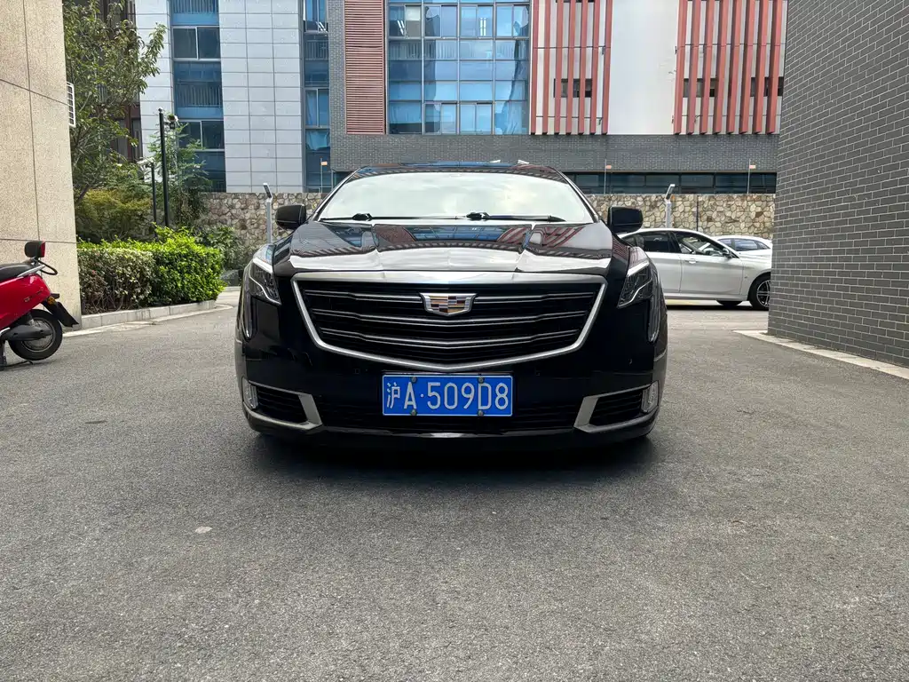CADILLAC XTS