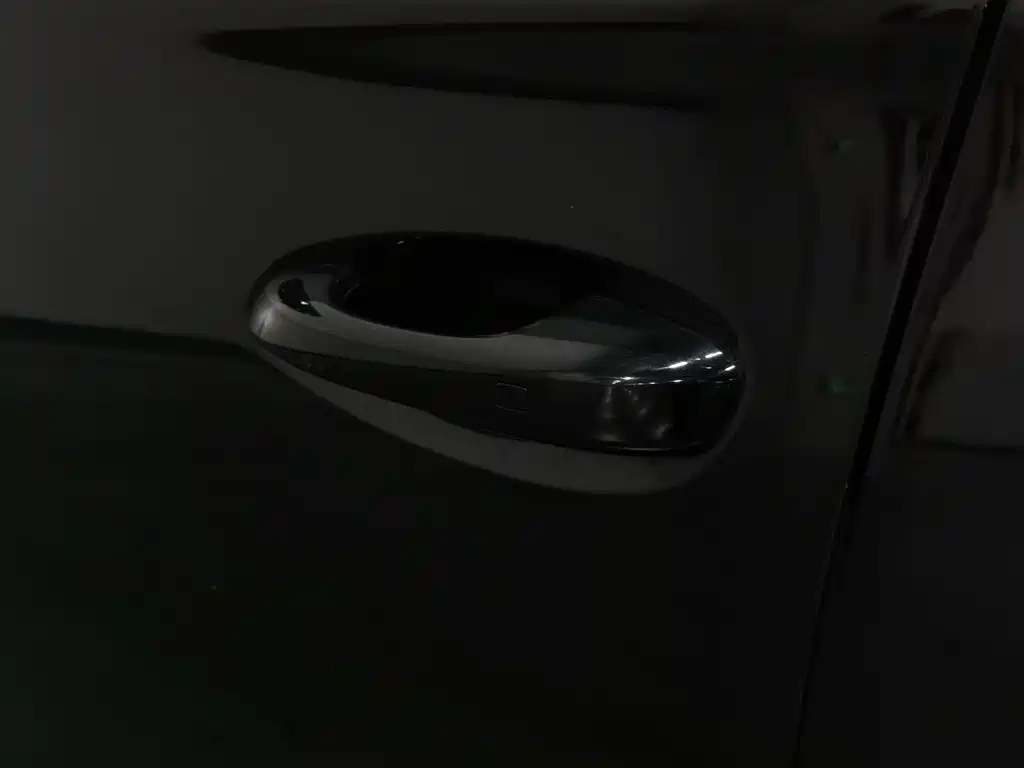 BYD Tang — миниатюра 18