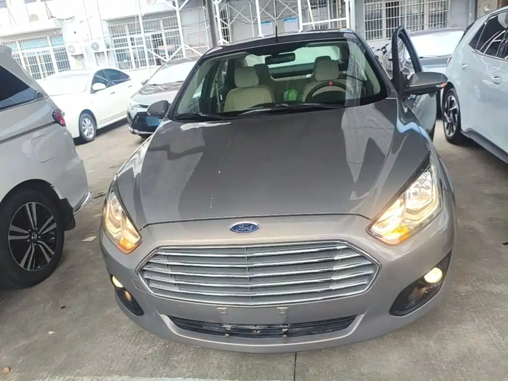 Ford Escort — миниатюра 3