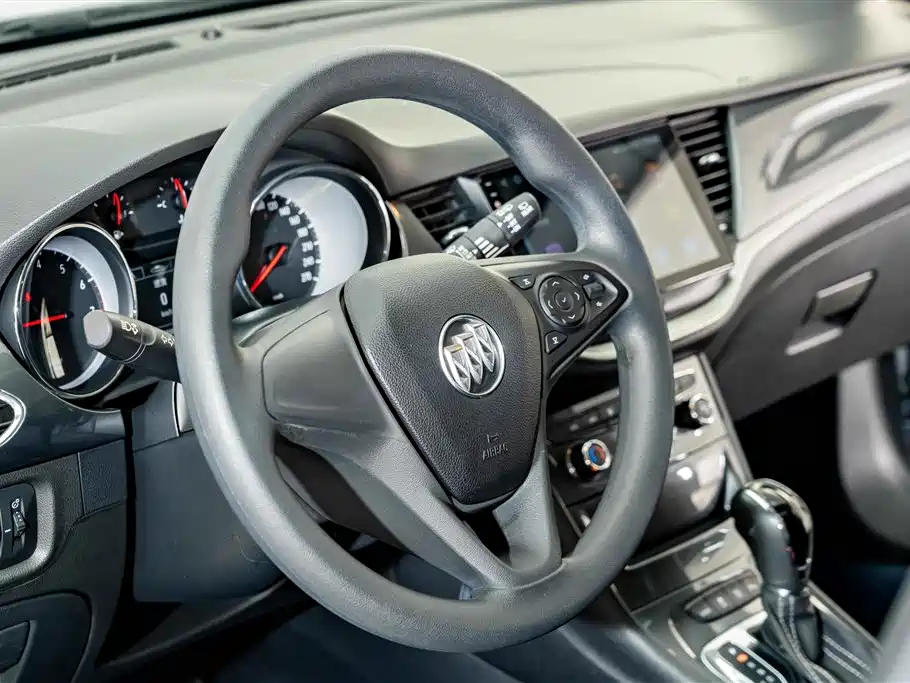 Buick Verano — миниатюра 10