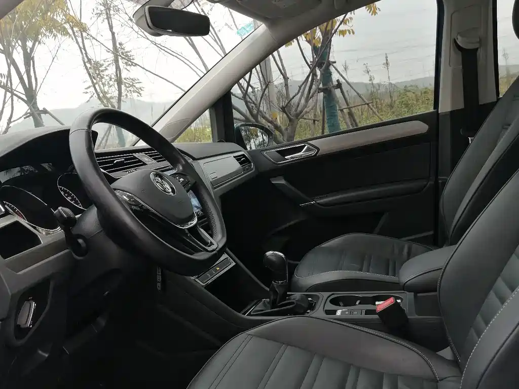 Volkswagen Touran — миниатюра 8