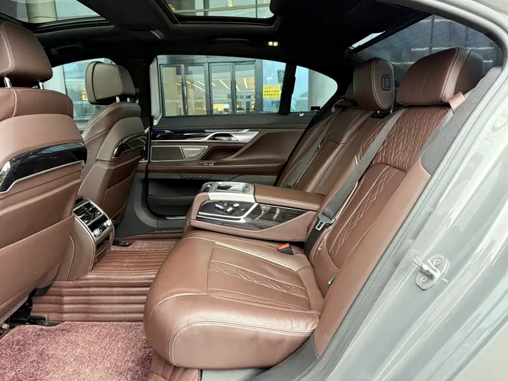 BMW 7 Series 7 2021 730Li M Sport