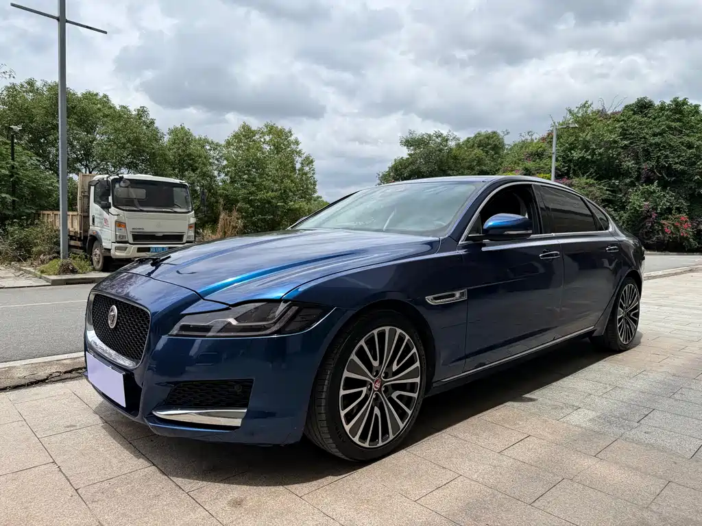 Jaguar XFL 2018