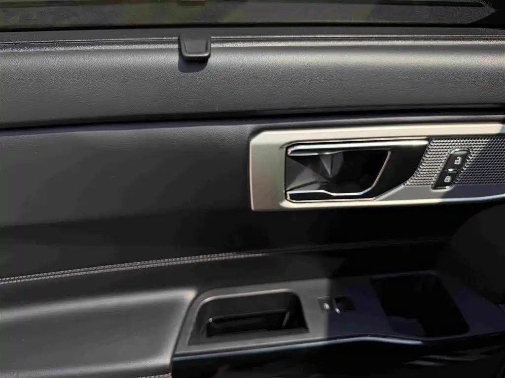 Ford Explorer — миниатюра 18