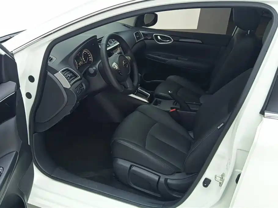Nissan Sylphy 2016 1.6XV CVT Smart