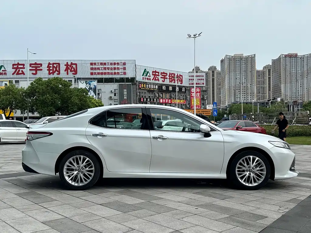Toyota Camry 2019 2.5G Luxury VI