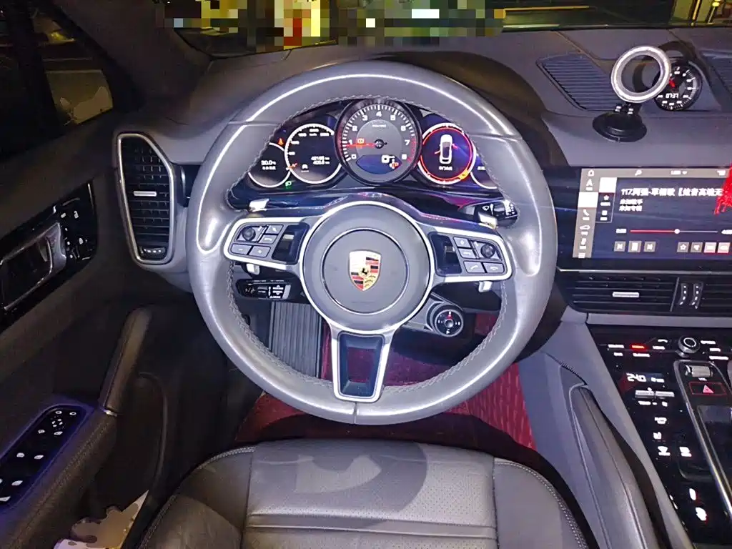 Porsche Cayenne — миниатюра 11