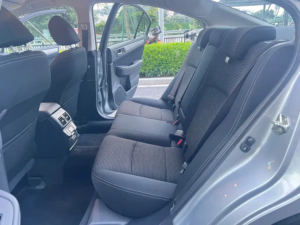 Subaru Legacy — миниатюра 14