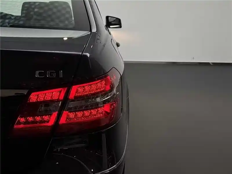 Mercedes-Benz E-Class (Import) — миниатюра 8