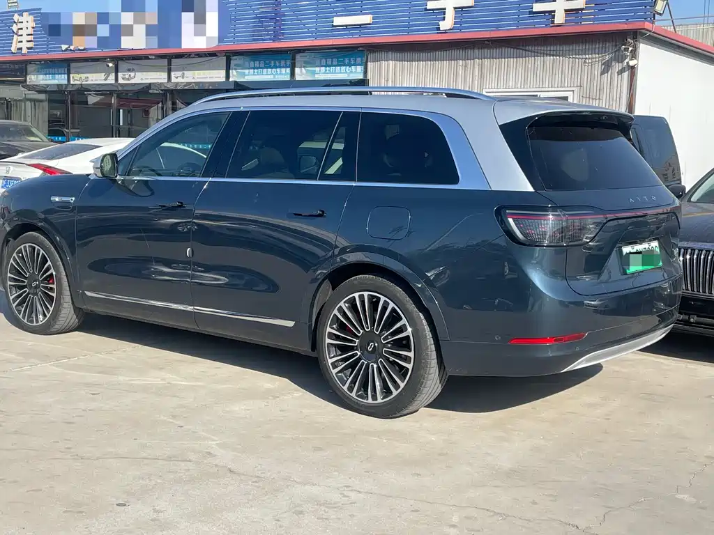 AITO ASK THE WORLD M9