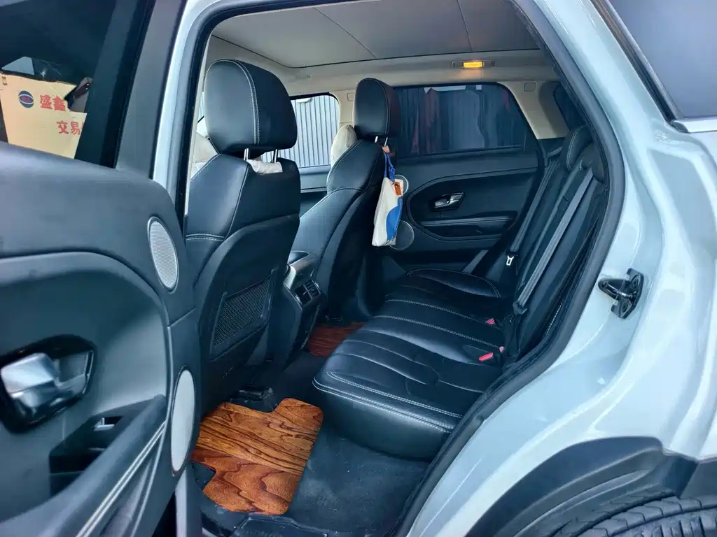 Land Rover Evoque (Import) — миниатюра 12