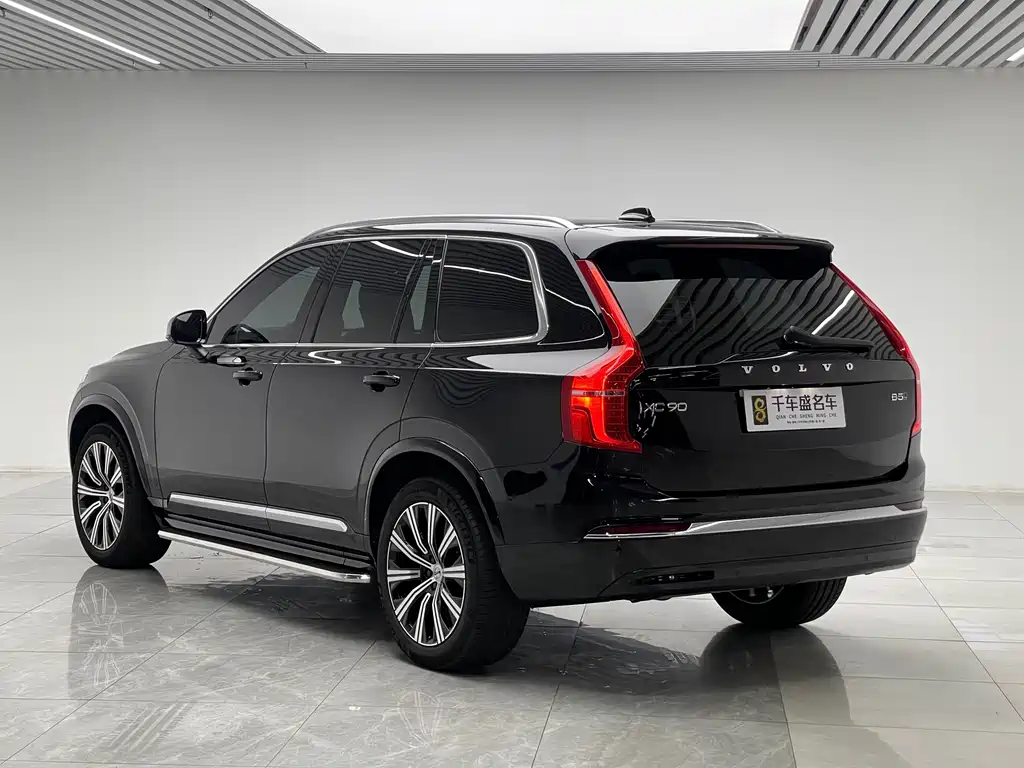 Volvo XC90 2023 B5 Luxury 5 мест