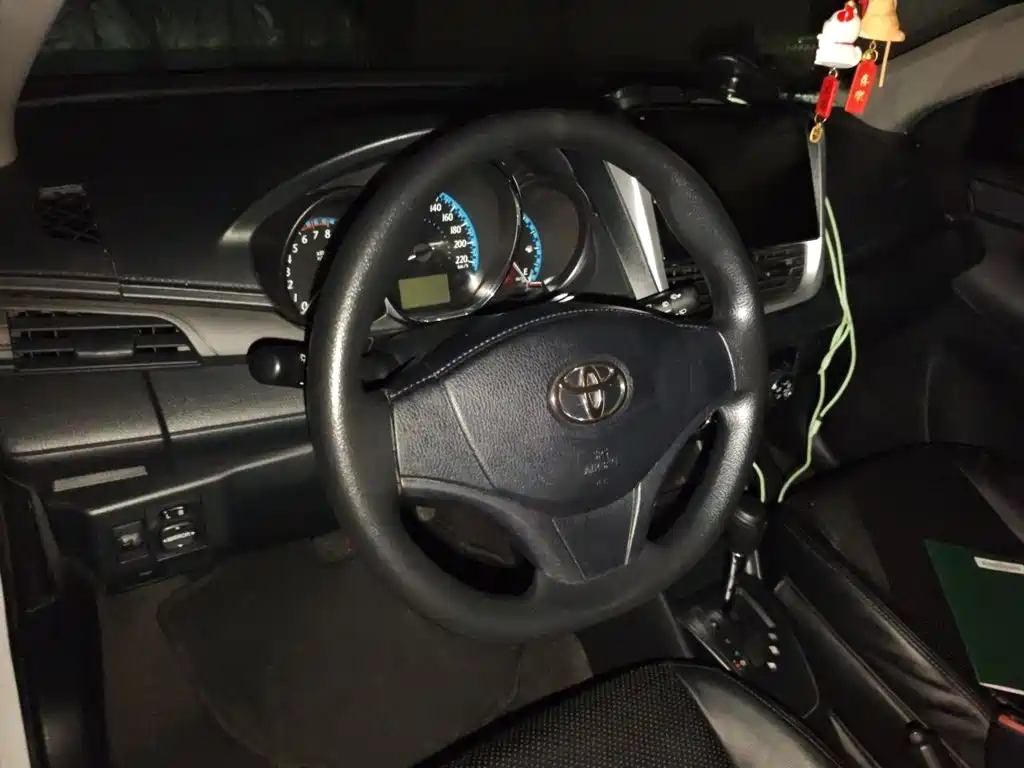 Toyota Yaris L — миниатюра 6