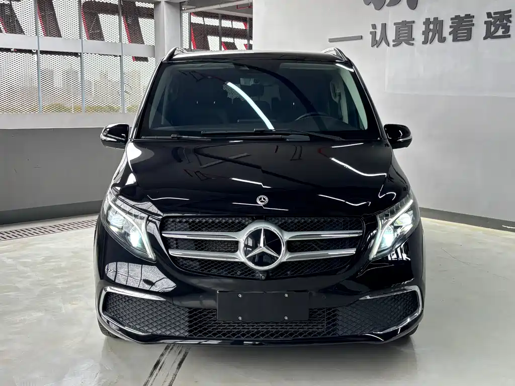 Mercedes-Benz V-Class 2024