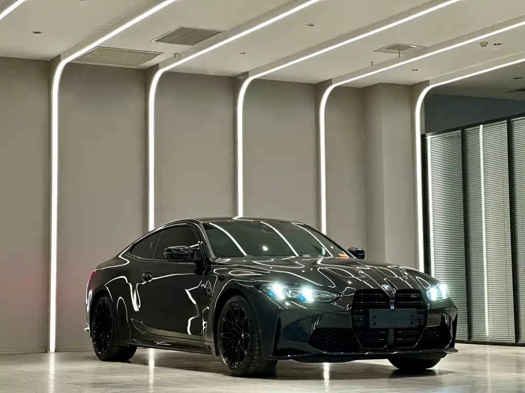 BMW M4 2024 M4