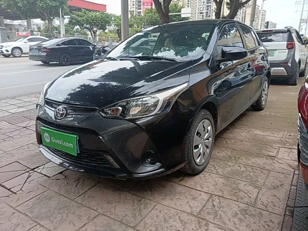 Toyota Yaris L — миниатюра 2