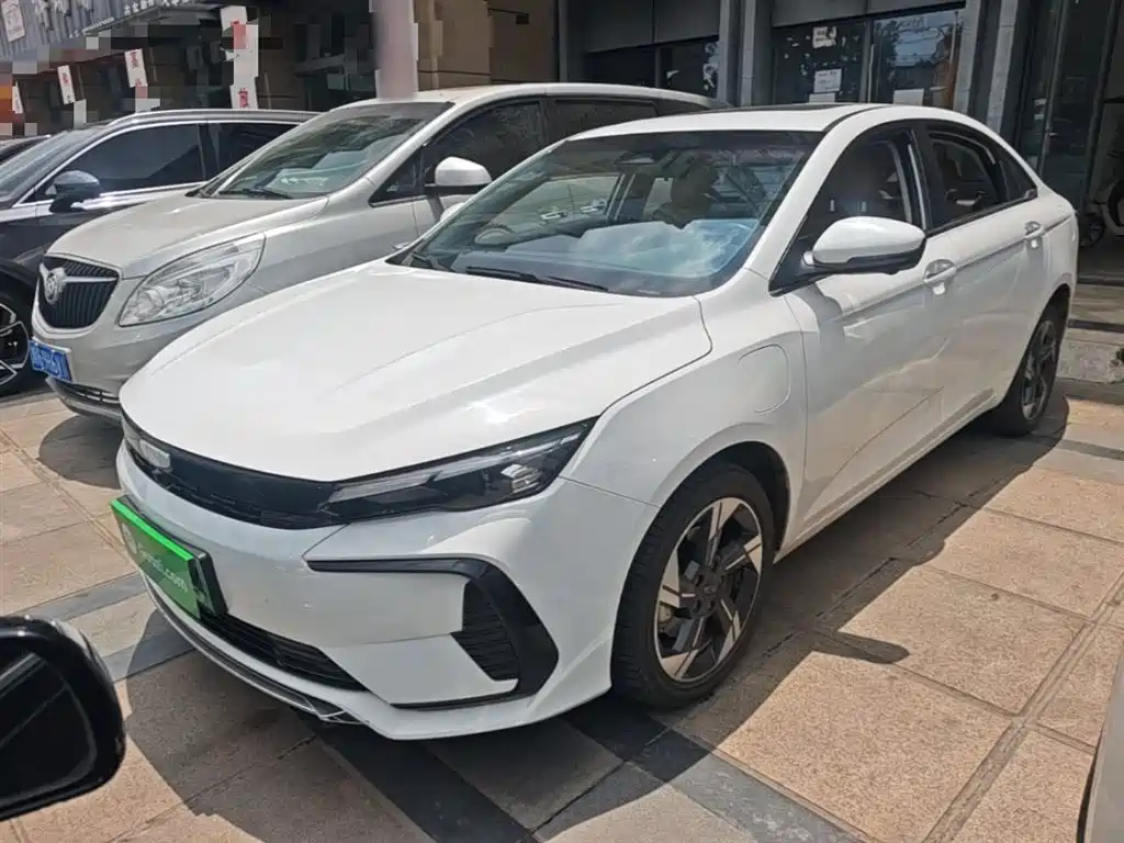 Geely L HiP 2024