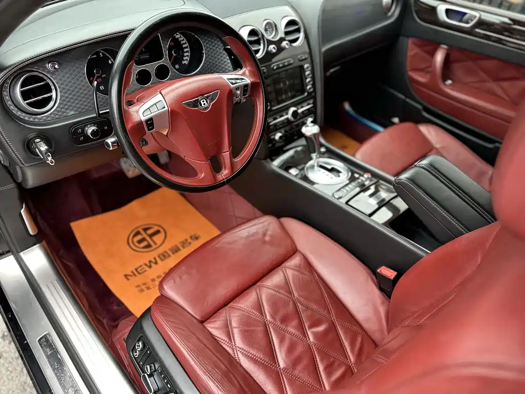 Bentley Flying Spur 2010 6.0T мест