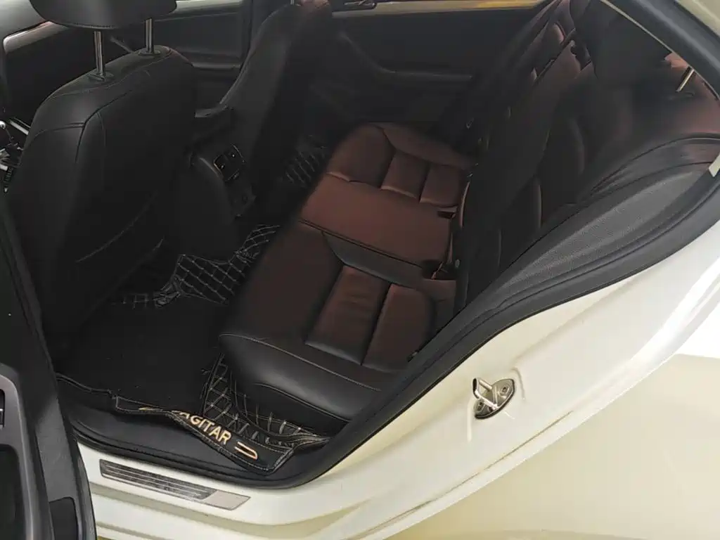 Volkswagen Sagitar — миниатюра 17
