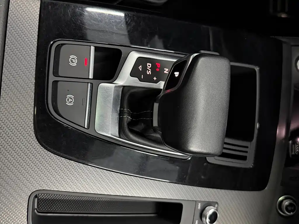 Audi Q5L 2023 40T Luxury