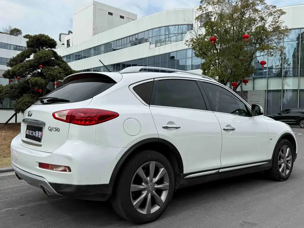 INFINITI QX50