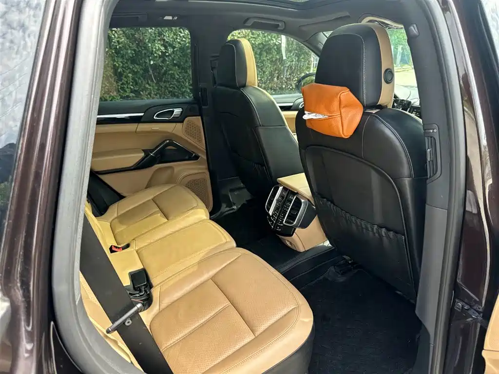 Porsche Cayenne 2014 Cayenne Platinum Edition 3.0T