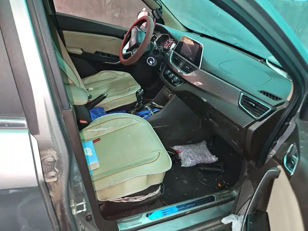 Baojun 310W — миниатюра 19