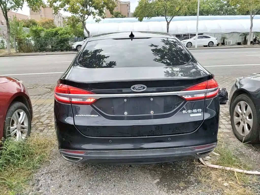 Ford Mondeo — миниатюра 6