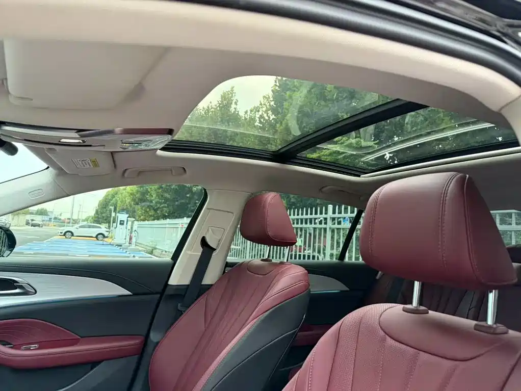Hongqi Hongqi H5 — миниатюра 13