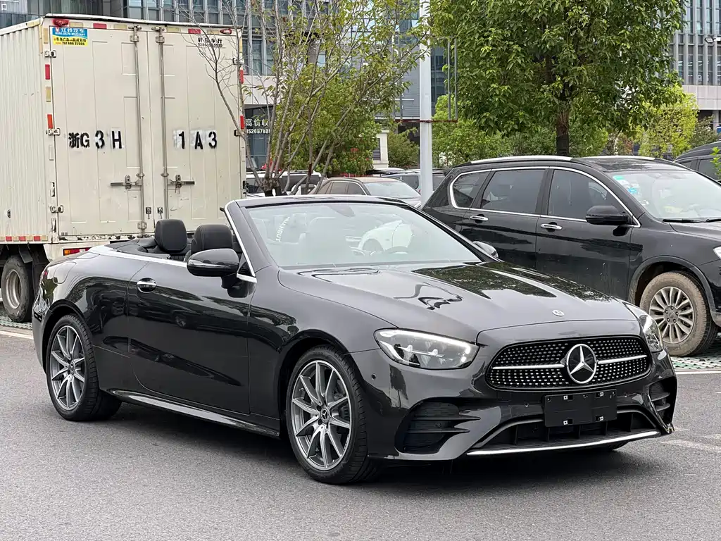 MERCEDES-BENZ E CLASS