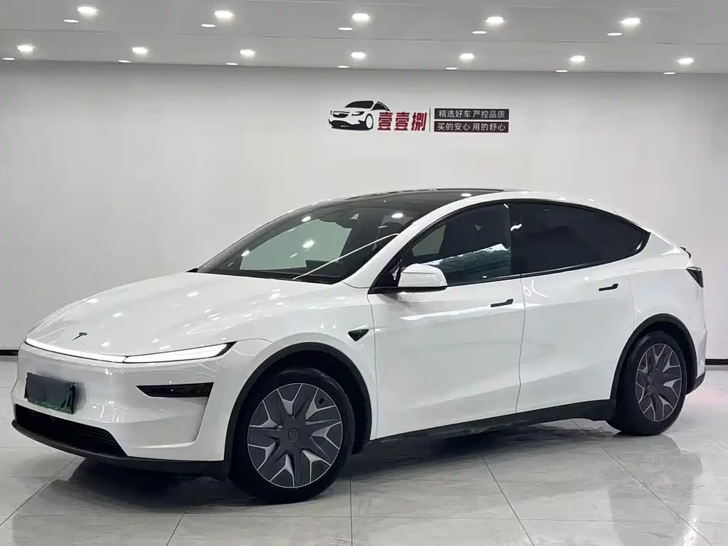 Tesla Model Y L 2025