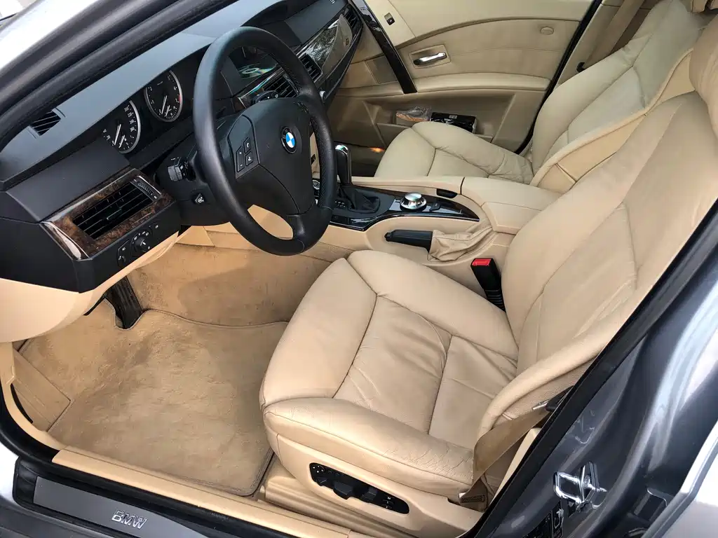 BMW 5 Series — миниатюра 6
